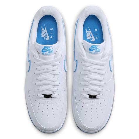 Nike – Air Force 1 '07 – Sneaker in Weiß und Blau 